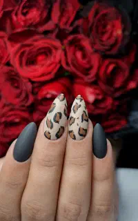 کاشت ناخن و مژه با ماندگاری بالا