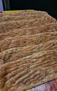 ب ی خانم فروشنده نیاز مندیم