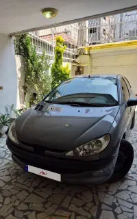 206صندوق‌دار V8 مدل1398