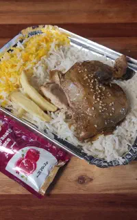 غذای خانگی با برنج محلی در آشپزخانه 260