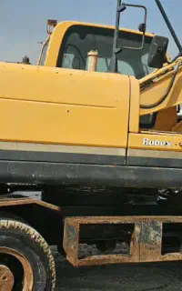 بیل لاستیکی هیوندا۲۱۰