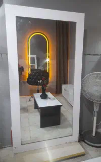آینه ایستاده