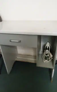 میز کاشت ناخن