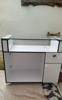 میز شیشه‌ای