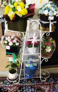 یک سری گل مصنوعی