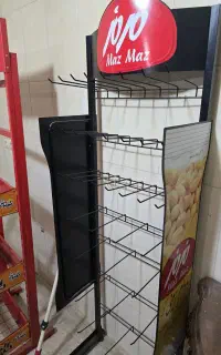دو عدد استند فلزی آویزی و نان