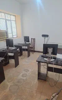 کامپوتر  و وسایل اموزشگاهی  به قمت عمده