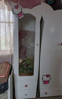 کمد ویترین. باتخت خواب بچه