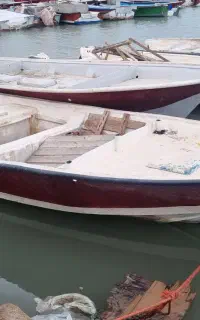 قایق 21 موتور 48 با تمام تجهیزات بشرط کار