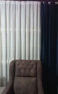 پرده همراه با مخمل