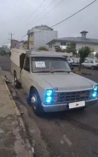 نیسان ۷۲ طلا