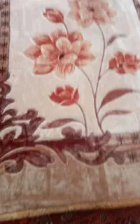 ۳ تخته لحاف و۱ تخته پتو نو بفروش میرسد