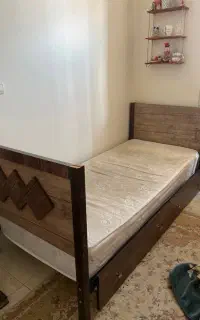 تخت ینفره سالم درحد نو با تشک