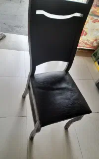 صندلی چوبی