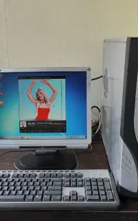 کیس ۲هسته ۴۶۰۰ رم ۸ ddr2 هارد ۲۵۰ گرافیک ۱