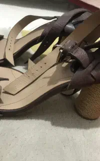 کفش پاشنه بلند و صندل