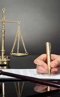 وکیل پایه یک دادگستری