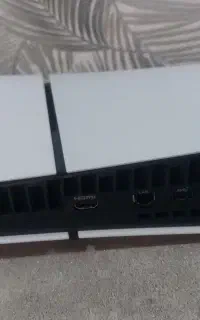 ps5 slim با یکسال گارانتی درحد نو