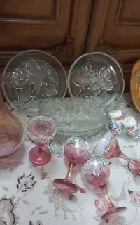 مقداری ظرف وظروف قدیمی