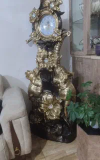 ساعت ایستاده و آینه
