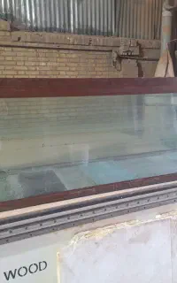 تنگ آکواریوم همراه با۲۵۰ کیلو شن و مرجان