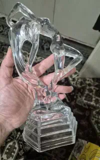 مجسمه کریستال