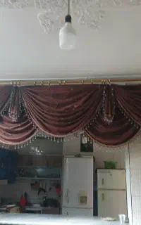 یاالان ۴متری رنگ قهوه ای با چوب پرده طلایی