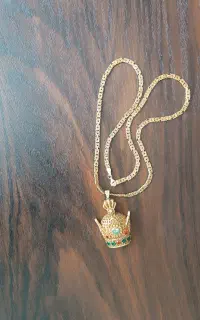 زنجیر و پلاک نقره روکش آب طلا بسیار زیبا