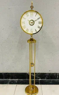 ساعت ایستاده سه پایه