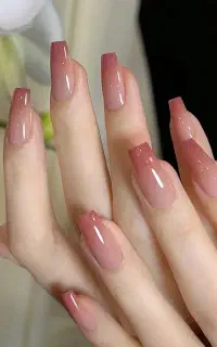 کاشت ناخن باماندگاری و کیفیت بالا(۴سال سابقه کاری)