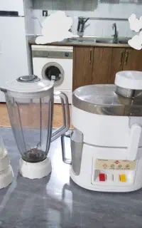 آبمیوه گیری سه کاره ی دو سرعته قدیمی اصل پارس خزر