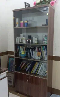 جاکتابی درب شیشه ای