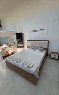 سرویس خواب دونفره مدرن چوب و سفید تاج تخت لمسه دار