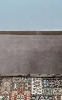 مقداری وسایل بفروش میرسد