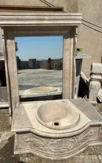 روشویی سنگی به همراه ایینه