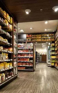 فروشنده خانم برای فروشگاه