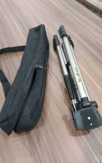 سه پایه دوربین