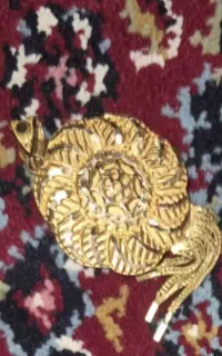کیف زنانه حاوی مدارک و طلا گمشده
