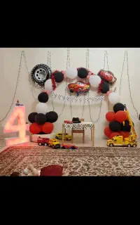 بادکنک آرایی و تم تولد مک کویین