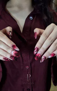 کاشت ناخن و طراحی با هزینه مناسب