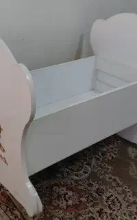 تخت گهواره ایی چرخشی سالم مناسب سیسمونی نو