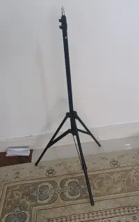 سه پایه دوربین  و گوشی ارتفاع ۲/۲۰