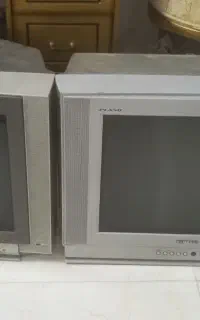 دو عدد تلوزیون ۲۱ اینچ