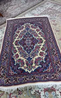 فروش یک عدد قالیچه ابریشم کاری