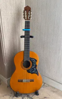 گیتار C40