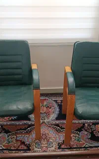 میز و صندلی اداری تمیز و سالم