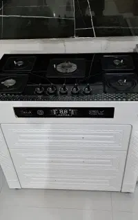 کاز صفیه ای با کابینت زیرش نصب رو کابینت  سالم