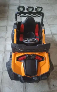 ماشین شارژی ۴ موتوره