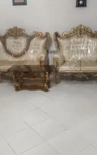 مبل سلطنتی با میز عسلی