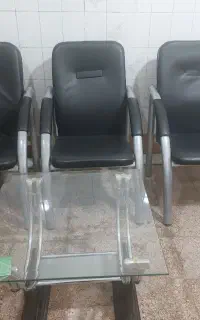 تجهیزات اداری میز و صندلی در حد نو